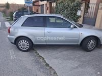 Usado Audi A3 Ambiente 110 CV (80 kW) 1999 Gris / plata Utilitario