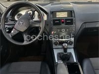 Usado Mercedes C180 156 CV (114 kW) 2009 Gris / plata Berlina