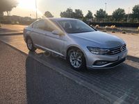 Usado VW Passat Executive 150 CV (110 kW) 2021 Gris / plata Berlina