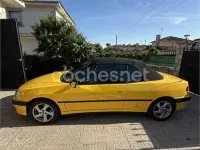 Usado Peugeot 306 Cabriolet 90 CV (66 kW) 2001 Amarillo Descapotable