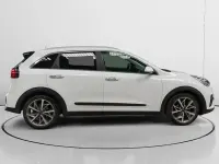 Usado Kia Niro 141 CV (103 kW) 2022 Blanco SUV