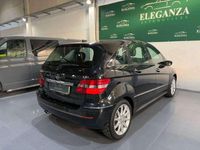 Usado Mercedes B180 109 CV (80 kW) 2008 Negro Monovolumen