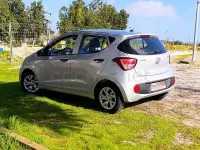 Usado Hyundai i10 67 CV (49 kW) 2020 Gris / plata Utilitario
