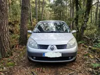 Usado Renault Scénic II Dynamique 100 CV (73 kW) 2006 Gris / plata Monovolumen