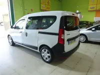 Usado Dacia Dokker Essentiel 109 CV (80 kW) 2021 Blanco Monovolumen