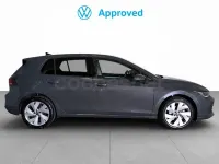 Usado VW Golf VIII 115 CV (84 kW) 2025 Gris / plata Berlina