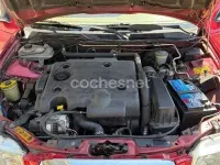 Usado Rover 400 86 CV (63 kW) 1996 Granate Berlina