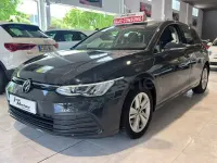 Usado VW Golf VIII Life 115 CV (84 kW) 2022 Gris / plata Berlina
