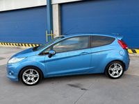 Usado Ford Fiesta Sport 95 CV (69 kW) 2010 Azul Utilitario