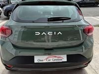 Usado Dacia Sandero Expression 91 CV (66 kW) 2023 Verde Utilitario