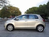 Usado Toyota Yaris Active 101 CV (74 kW) 2009 Beige Berlina