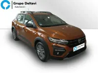 Usado Dacia Sandero Comfort 101 CV (74 kW) 2021 Naranja Berlina