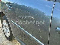 Usado Peugeot 207 Envy 70 CV (51 kW) 2011 Gris / plata Berlina