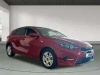 Usado Kia Ceed 136 CV (100 kW) 2023 Rojo Utilitario