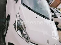 Usado Peugeot 208 Allure 110 CV (80 kW) 2016 Blanco Utilitario