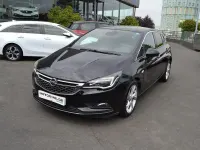 Usado Opel Astra 125 CV (91 kW) 2019 Negro Berlina