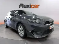 Usado Kia Ceed 136 CV (100 kW) 2023 Blanco Utilitario