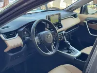 Usado Toyota RAV4 Hybrid Luxury 218 CV (160 kW) 2022 Gris / plata SUV