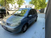 Usado Renault Scénic II 130 CV (95 kW) 2006 Azul Monovolumen