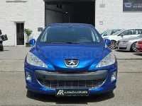 Usado Peugeot 308 90 CV (66 kW) 2010 Azul Berlina