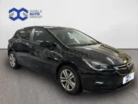 Usado Opel Astra Selective 110 CV (80 kW) 2019 Negro Berlina