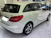 Usado Mercedes B180 109 CV (80 kW) 2013 Blanco Monovolumen
