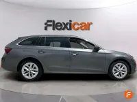 Käytetty Skoda Octavia Ambition 150 HP (110 kW) 2023 Harmaa Viistoperä
