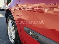 Usado Renault Clio II 75 CV (55 kW) 2001 Rojo Berlina