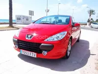 Usado Peugeot 307 CC 110 CV (80 kW) 2007 Rojo Descapotable