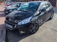 Usado Peugeot 208 Allure 92 CV (67 kW) 2014 Negro Utilitario