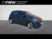 Usado Hyundai i10 66 CV (48 kW) 2021 Gris Utilitario