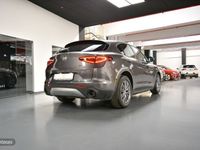Usado Alfa Romeo Stelvio Sprint 160 CV (117 kW) 2022 Gris SUV