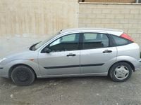 Usado Ford Focus Ambiente 100 CV (73 kW) 2003 Gris / plata Familiar