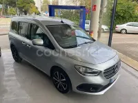 Usado Mercedes T180 116 CV (85 kW) 2023 Gris / plata Monovolumen