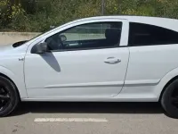 Usado Opel Astra GTC Enjoy 105 CV (77 kW) 2006 Blanco Utilitario