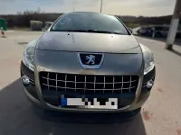 Usado Peugeot 3008 Premium 120 CV (88 kW) 2011 Gris Familiar