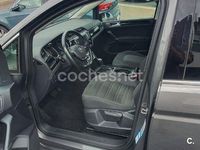 Usado VW Touran Advance 150 CV (110 kW) 2016 Gris / plata Monovolumen