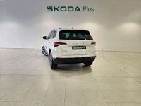 Usado Skoda Karoq Selection 150 CV (110 kW) 2025 Blanco SUV