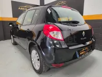 Usado Renault Clio IV Business 75 CV (55 kW) 2012 Negro Berlina