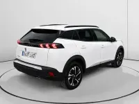 Usado Peugeot 2008 Allure 110 CV (80 kW) 2022 Blanco SUV