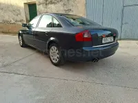 Usado Audi A6 177 CV (130 kW) 2004 Azul Berlina