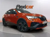 Usado Renault Arkana 145 CV (106 kW) 2022 Granate SUV