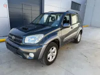 Usado Toyota RAV4 Executive 116 CV (85 kW) 2005 Gris / plata SUV