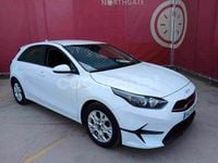 Usado Kia Ceed 100 CV (73 kW) 2022 Blanco Utilitario