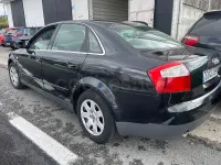 Usado Audi A4 130 CV (95 kW) 2003 Azul Berlina