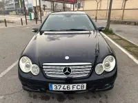 Usado Mercedes C200 122 CV (89 kW) 2006 Negro Berlina