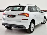 Usado Skoda Kamiq Ambition 95 CV (69 kW) 2021 Blanco SUV