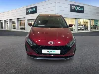 Usado Hyundai i20 100 CV (73 kW) 2024 Rojo Utilitario
