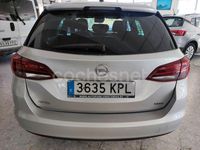 Usado Opel Astra Innovation 136 CV (100 kW) 2018 Gris / plata Familiar