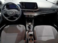 Usado Hyundai i20 100 CV (73 kW) 2025 Gris/plata Utilitario